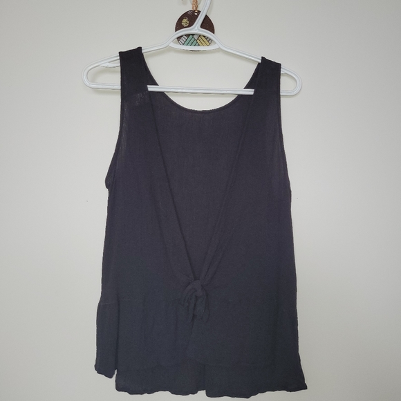 Tie Back Divided H&M Tank - Picture 2 of 3